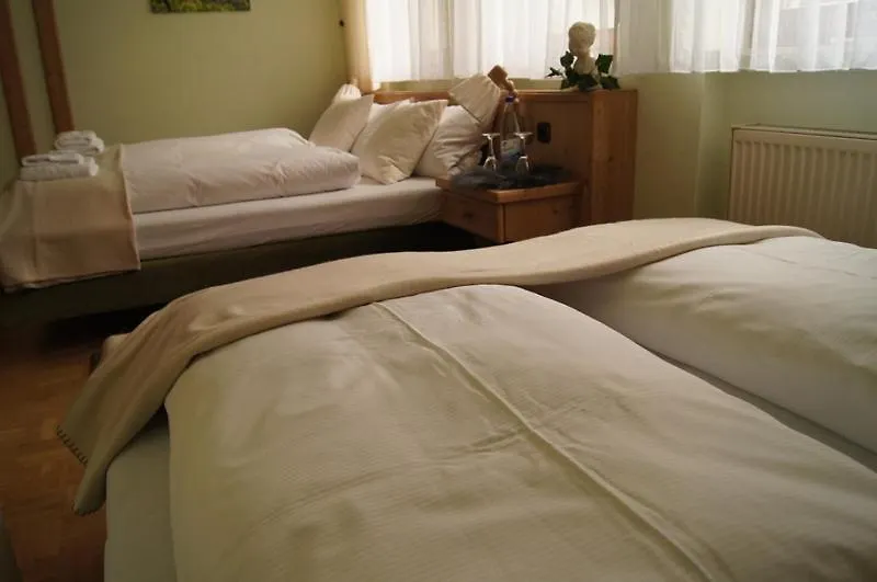 Krone Das Hotel Tauberrettersheim 0*,